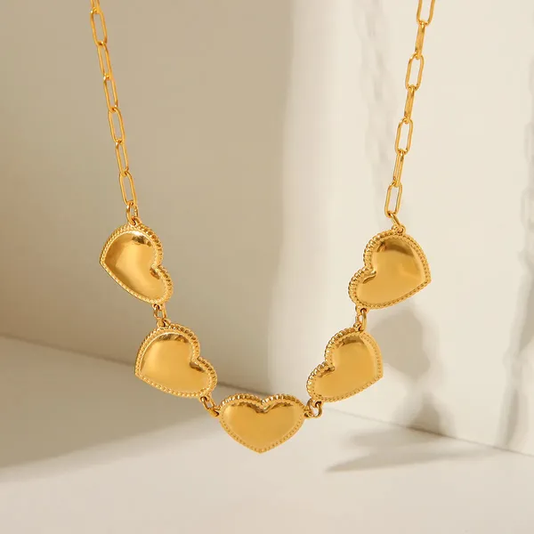 Gold_Heart_Cluster_Necklace_For_Women